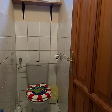 Dinnyeshat Apartmán *